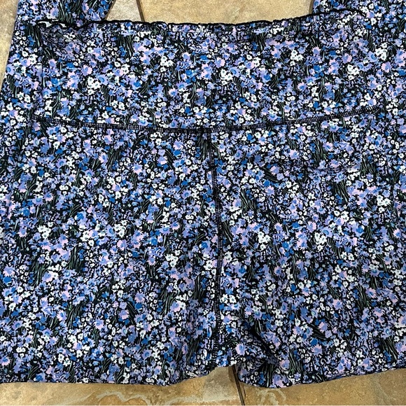 Ebb and Flow Ruffle Front Leggings - Picture 5 of 6